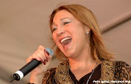 Charlotte Perelli, Sk�vde 051001 - klicka f�r st�rre format