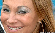 Charlotte Perelli, Sk�vde 051001 - klicka f�r st�rre format