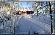 Stugan i vinterskrud 20031222 - klicka f�r st�rre format